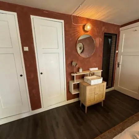 Toast By Night Casa de hóspedes