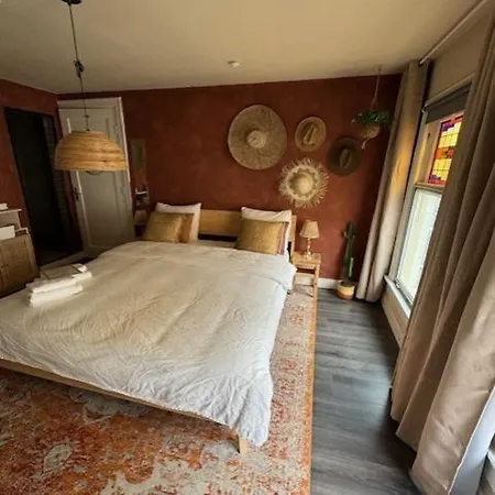 Toast By Night Bed & Breakfast Haarlem